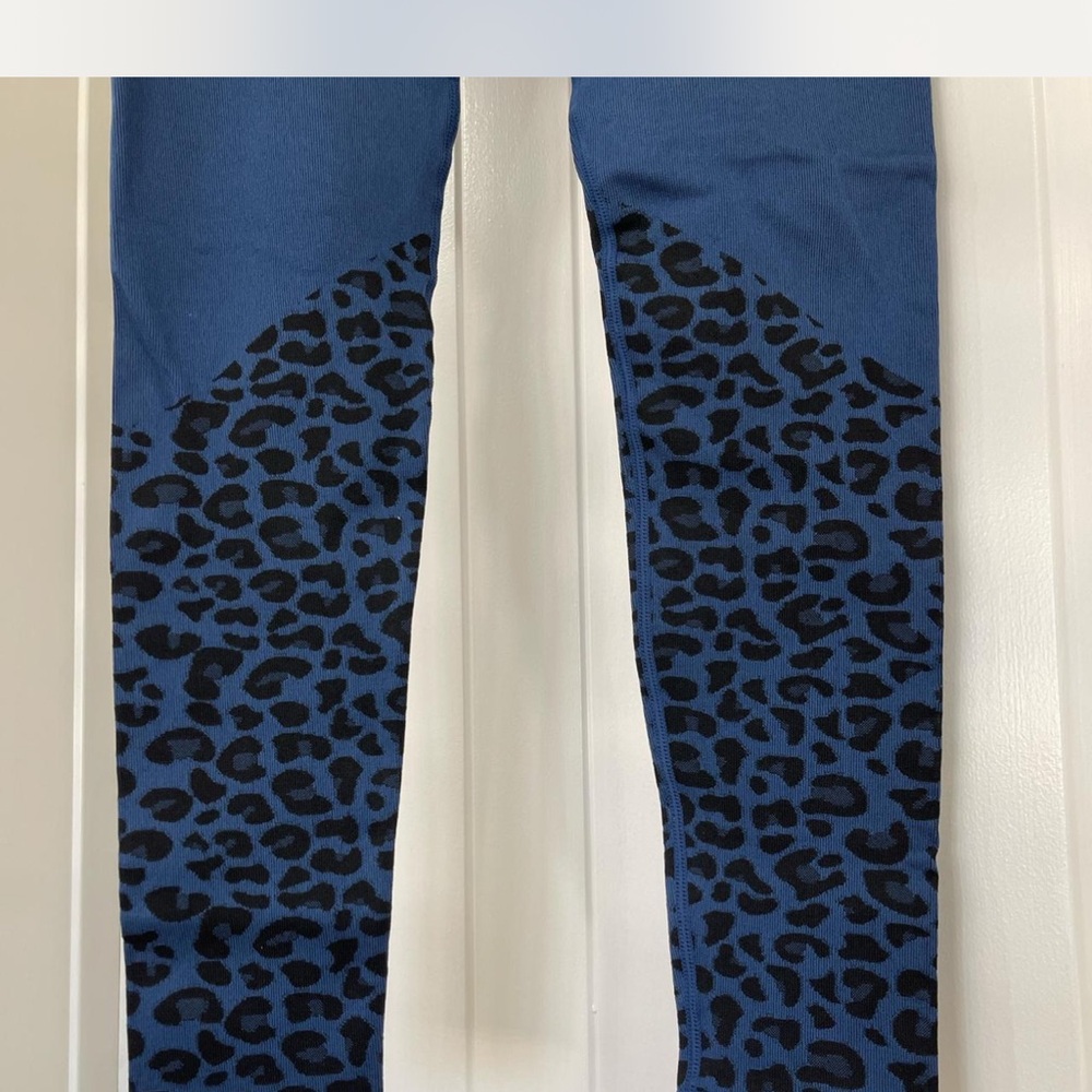 Fabletics Blue Leopard Print Leggings